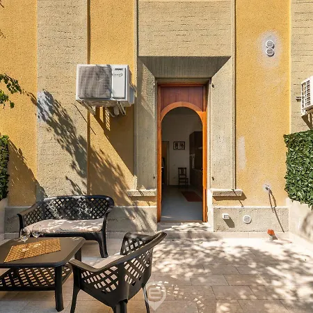 Michela's - Great Location In The Apartment *