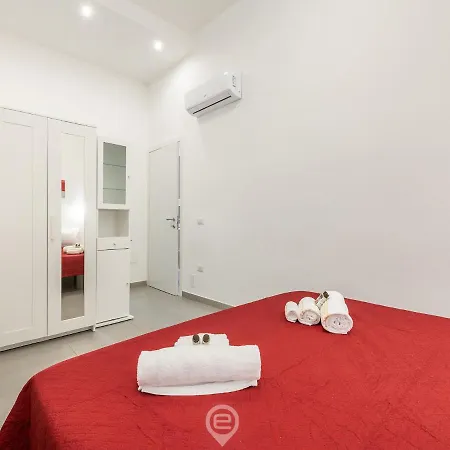 Michela's - Great Location In The Apartment *